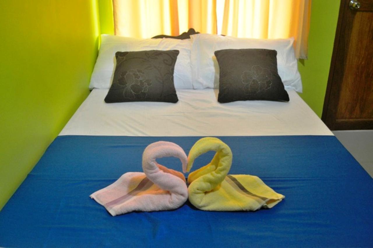 Amelia Homestay Puerto Princesa Extérieur photo